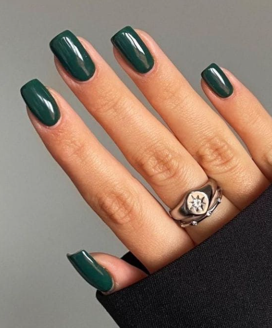 Solid Emerald Green Nails